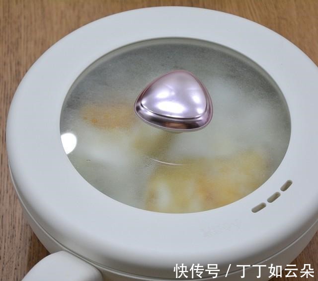 白菜豆腐煎蛋汤！