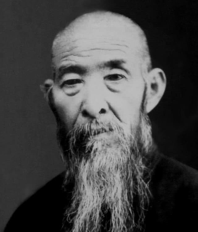 被五名日本高手压着,却能瞬间震飞对手,孙