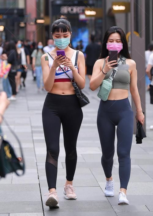 简单大方的款式,怎么穿才能显得洋气一些