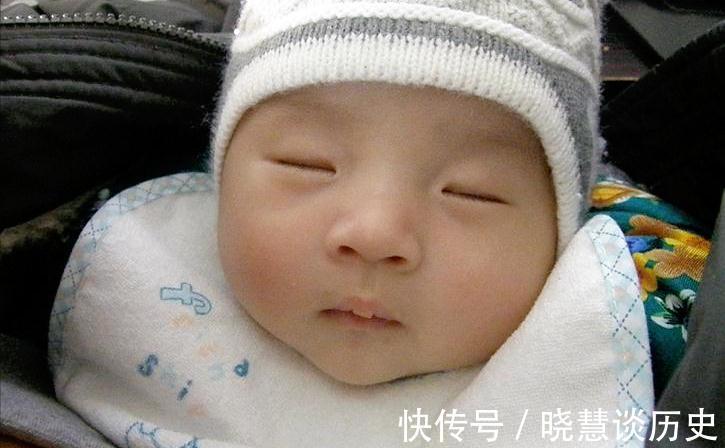 大动作|新生宝宝“爆发式”成长,1岁以内各项发育指标,你家娃达标了吗