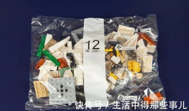 羽毛|乐高哈利波特76391霍格沃茨经典藏品开箱评测!