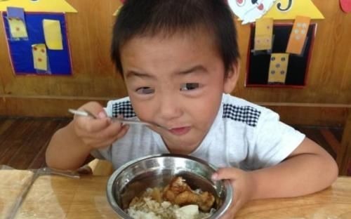 奶粉|宝宝总是不爱吃饭,或因家长忽略了细节问题,发现要及时改正
