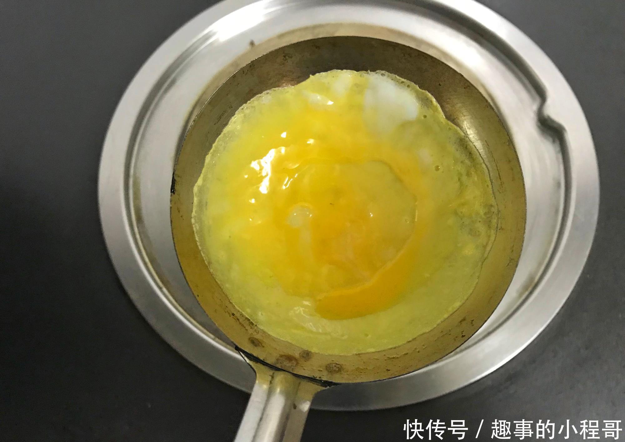 做蛋饺用鸡蛋还是用鸭蛋?老爸不外传的手艺,蛋饺耐煮不破有窍门