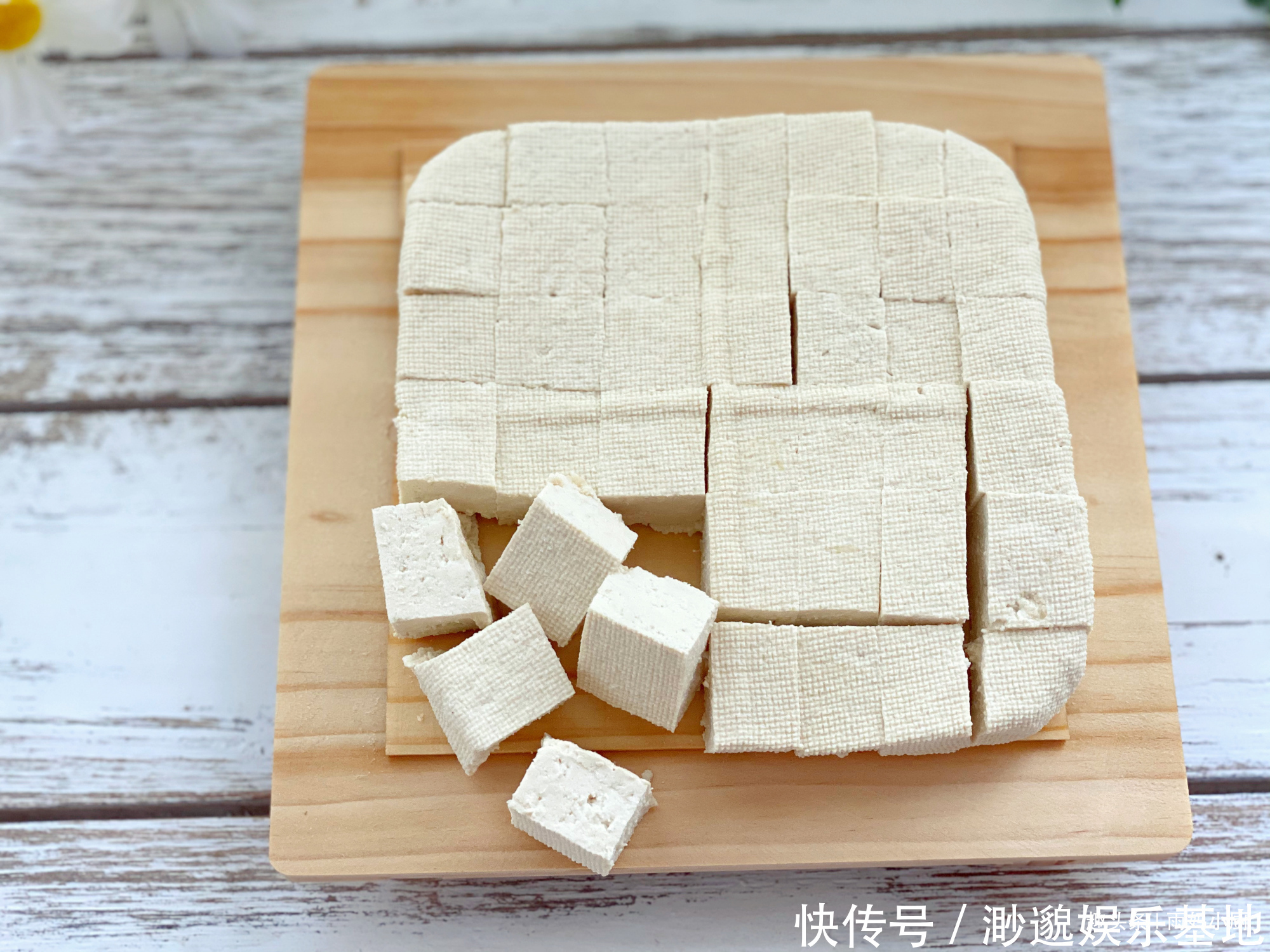 香嫩|想吃豆腐自己做,不用石膏不用醋,香嫩美味做法简单一看就会