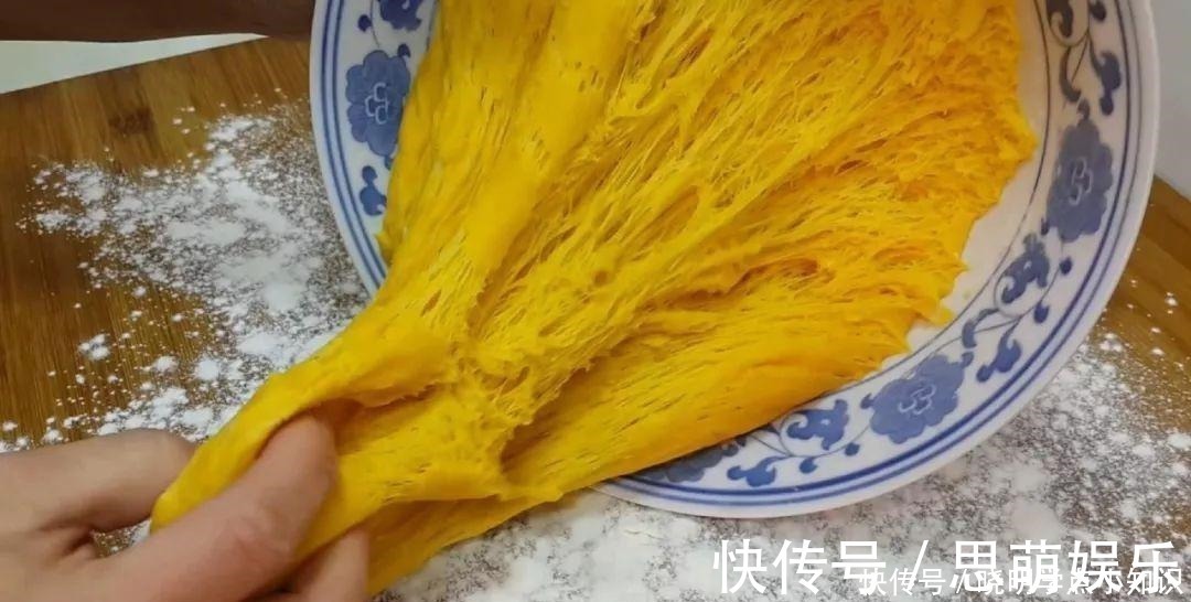 鸡蛋|半个南瓜,1个鸡蛋,不用一滴水,比油条做法简单,比蛋糕都好吃