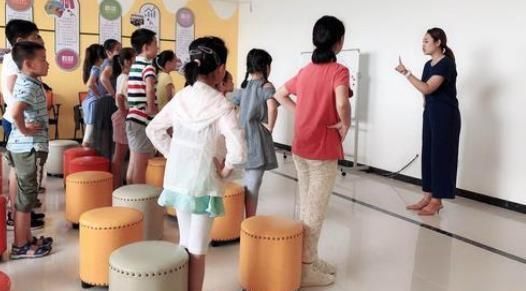 兴趣|李玫瑾:12岁前别给娃报这2种兴趣班,浪费钱,脑力训练才是关键