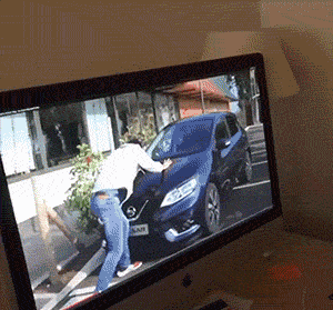 |搞笑GIF趣图有个坑爹的孩子,就问你疼不疼?