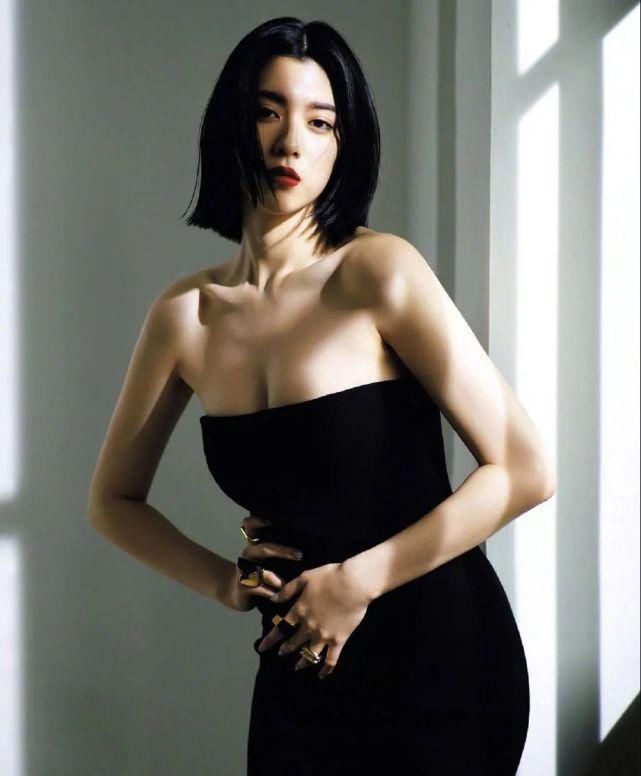 今年流行这4款短发，时髦不挑人，脸还小一倍！