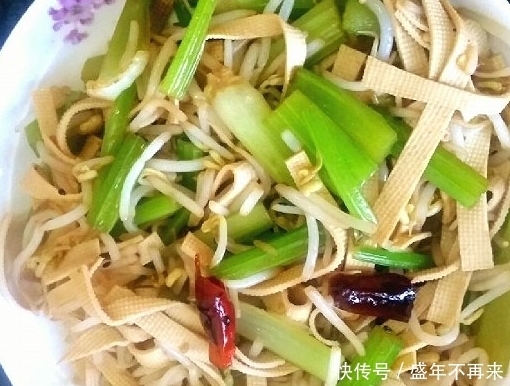 芹菜和它一起炒,气血足了,色斑淡了,女性不