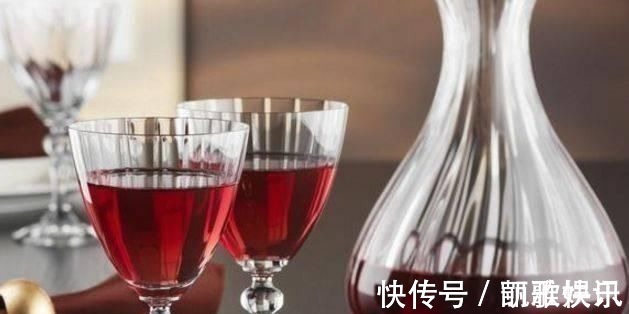 胶原蛋白|女性过了45岁,多吃4种食物,淡化皱纹,改善气血,更显年轻