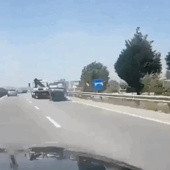 |搞笑GIF:虽然知道笑别人不好 但我实在是没忍住