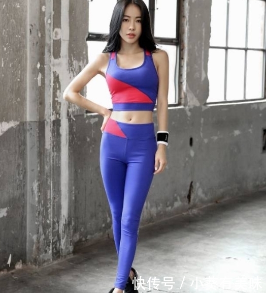 小姐姐|楚楚动人的打底裤小姐姐,轻松穿出修长的身材,让人着迷