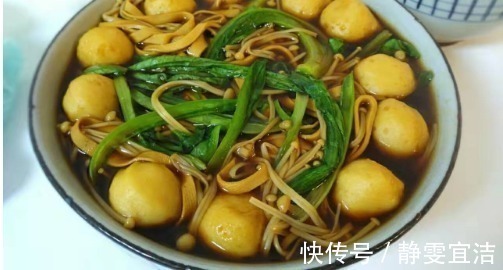一到冬天,就馋这道菜,10块钱煮一锅,喷香下饭,特舒服