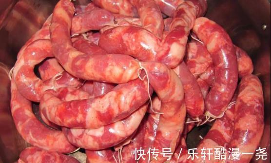 奶奶卖了30年的灌香肠,秘方无私分享给大家,爱吃香肠的收藏了