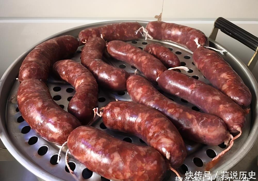 接下来|天冷啦,大厨教你在家做手工灌肠,口感甜辣,学会不怕冬天没菜吃