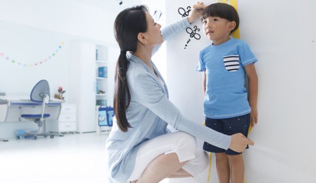 补充营养|发育增长剂被找到,并非牛奶,儿科医生:坚持让娃吃,个子蹭蹭长