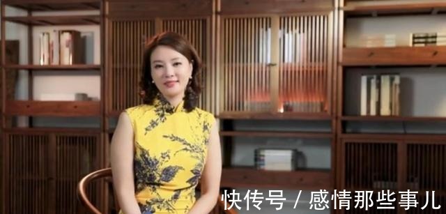 刘芳菲 央视主持刘芳菲真够丰满,穿黄色旗袍,这“马蜂腰”主持人里少见!