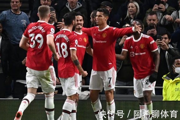 主帅|曼联2-0,37岁C罗踢疯了!暴力远射梦回巅峰,全场最佳,主帅服软