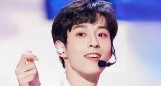 一声姐夫大过天,张哲瀚粉丝疯狂为吴宇恒投票,出道位可以预定了