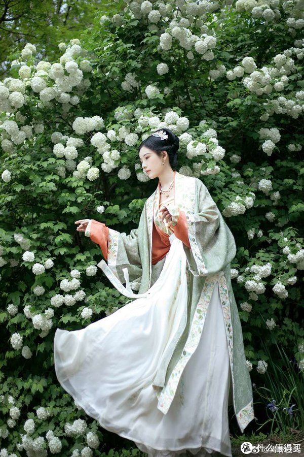 华夏复兴|在外网把汉服说成中国cosplay，同袍表示很无语