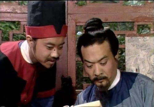 知府贾雨|几颗珍珠,难住了“珍珠如土金如铁”的薛家?贾宝玉说出真正原因