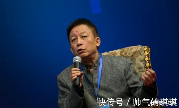 余秋雨&易中天一生耿直,却唯独在一件事上没说实话,真相太扎心了!