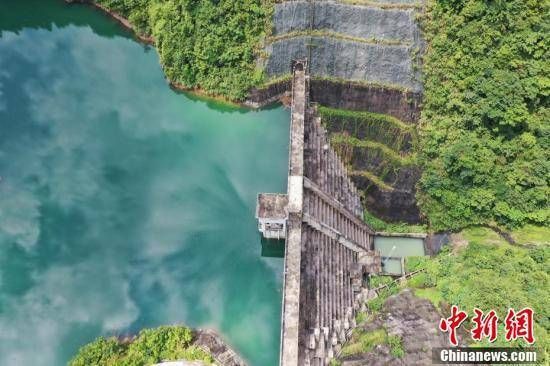 俯瞰贵州剑河南岑水库 犹如一幅生态画卷