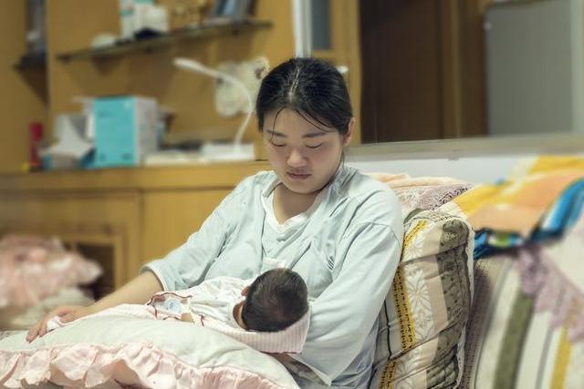 出嫁|女儿出嫁后真不能在娘家坐月子吗这些常识给你答案,可别选错了