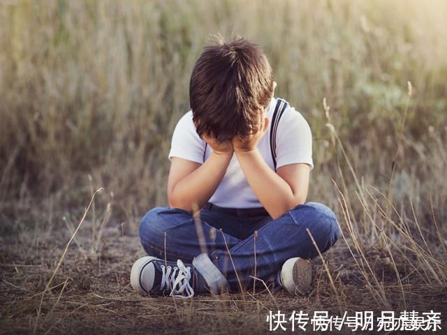 大人|2岁儿被长辈捉弄让妈妈理智丧失!错误玩笑会造成孩子自卑感