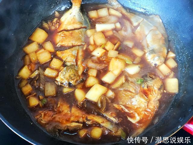 天冷,它和鱼是绝配,炖一锅上桌抢着吃,汤汁都不剩,太过瘾了