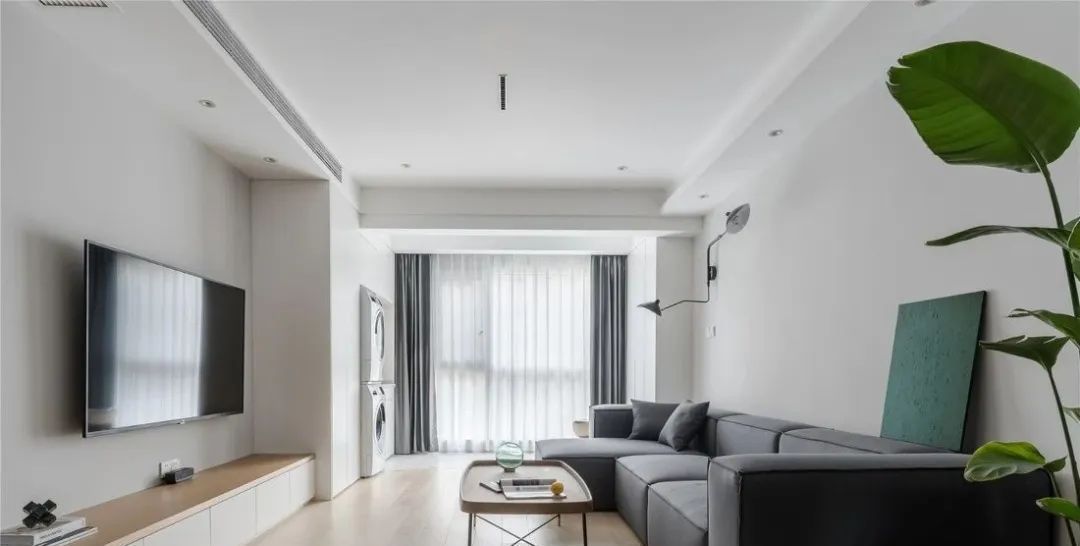 三居室|105㎡现代简约三居室,全屋大白墙加定制收纳柜超级实用宽敞
