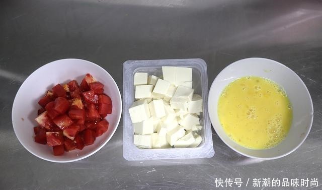 少许|适合立秋后的2道番茄菜,5分钟出锅少油盐,酸爽开胃真养眼