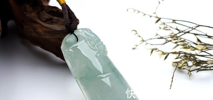 棉花糖|不知道选什么翡翠比较好，可以看看晴水翡翠，看到就会爱上