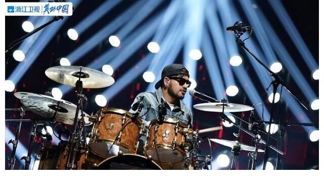 张楚的“天真”让华少很尴尬，《闪光的乐队》赛制被打脸