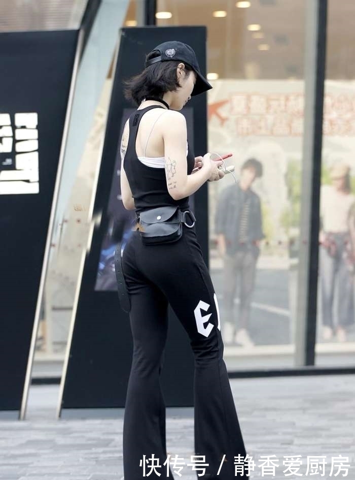 高挑女神街拍, 一身黑色阔腿裤, 穿出明星般强大气场!