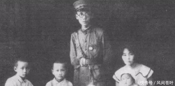 郭沫若留下几行字,他夫人发现后,“惊喜”过度,驾鹤西去了!