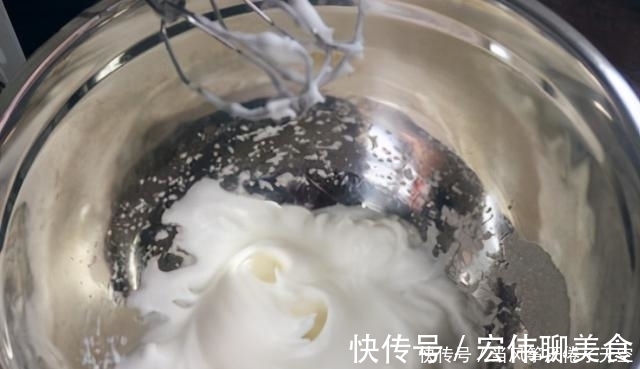 黑芝麻|冬天,女人要多吃黑芝麻,简单一蒸暄软香甜,我隔两天就要吃一次