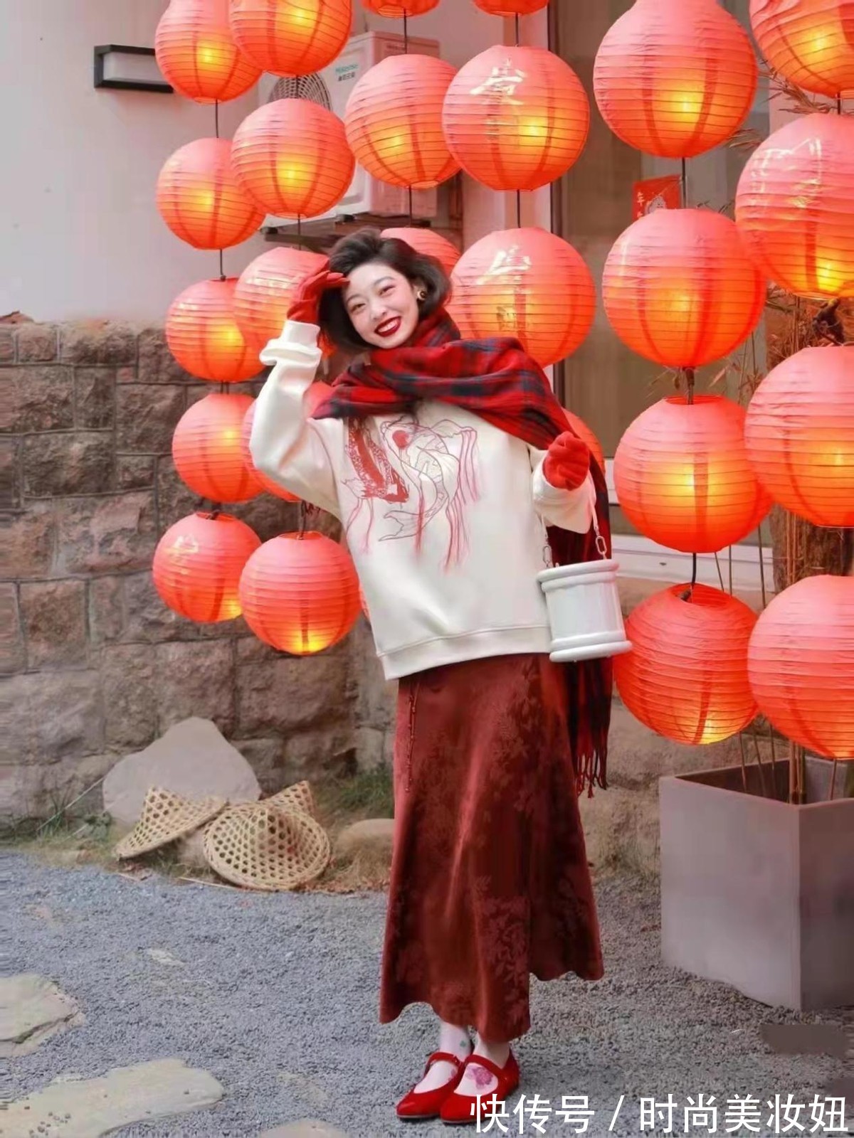 新年 这才是“有年味”的穿搭,喜庆又洋气的搭配,照着穿也能美出圈