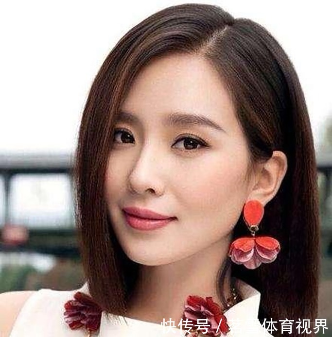 女人到中年头发别剪太短,这4款短发刚刚好,时髦又减龄