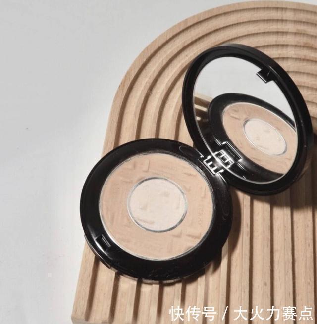 香槟色|打造仙气必收的造光神器！高光用的好，不做医美也能拥有水光肌