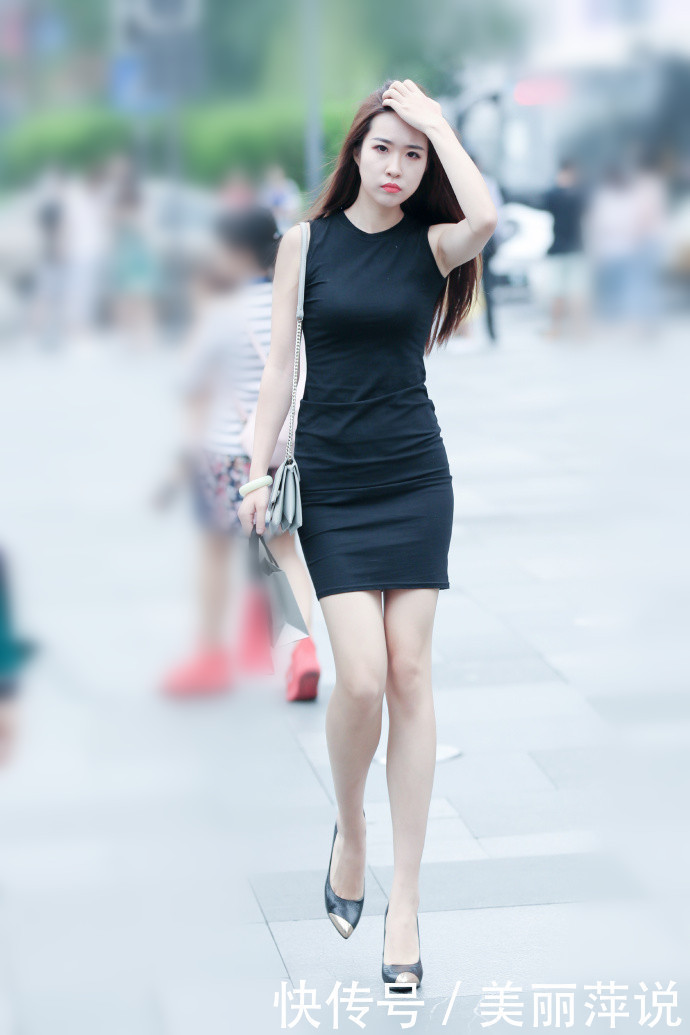 美女街拍:时尚与魅力并存,高颜值女神的夏季搭配参考