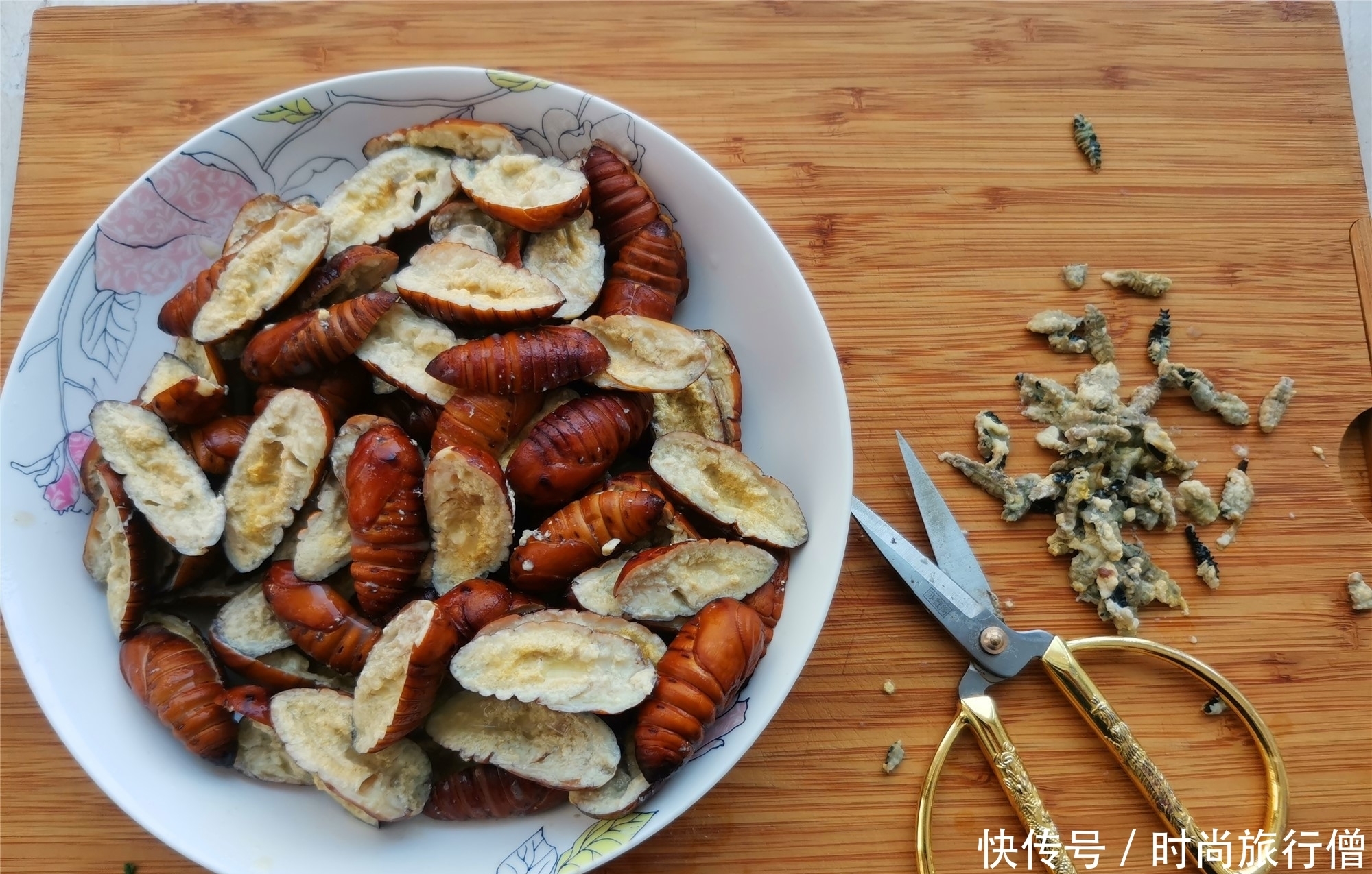 蚕蛹怎样做好吃?教你东北家常做法,香酥不回软,一道下酒好菜