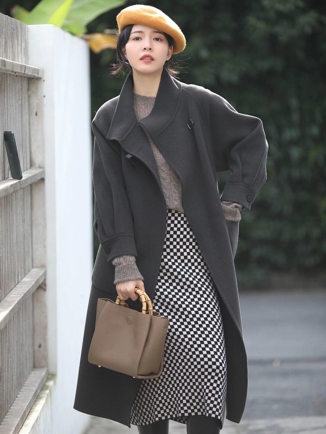 气质|想打造熟龄气质美就试试“大衣”,实用大气又时尚,轻松演绎高级