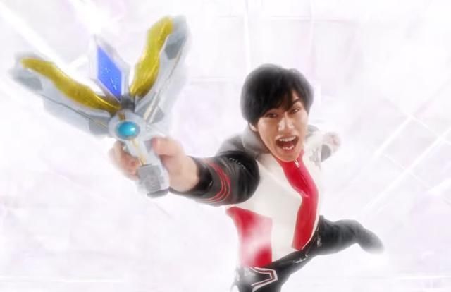 達貢|特利迦奧特曼PV2詳解 變身顏藝實力勸退 孤家寡人的特利迦石像