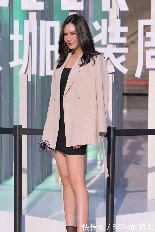 紧身裤 秋末冬初路人小姐姐们的时尚穿搭,成熟稳重,气质满满,值得借鉴!