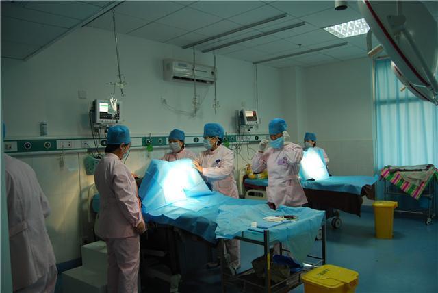 李立风|护士写错宝宝的名字,工作人员问改不改,宝妈不用了