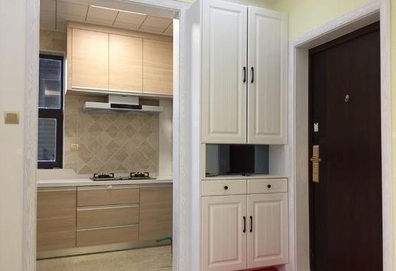 烤漆面|老公坚持餐厅不做柜子,原来用吊兰做隔断可以这么漂亮,学到了