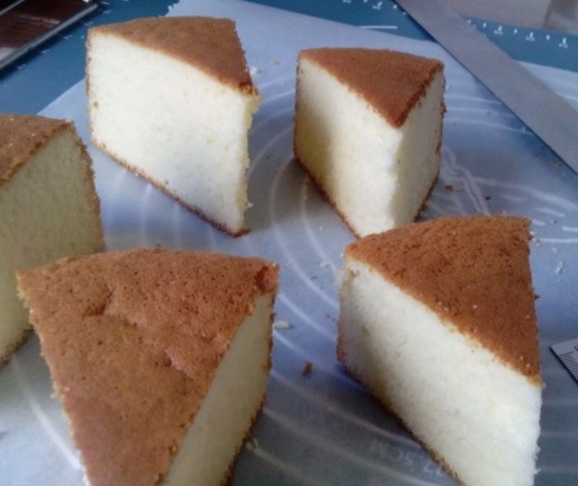 想吃“海绵蛋糕”不用买,在家就能做,软糯香甜,简单零失败!