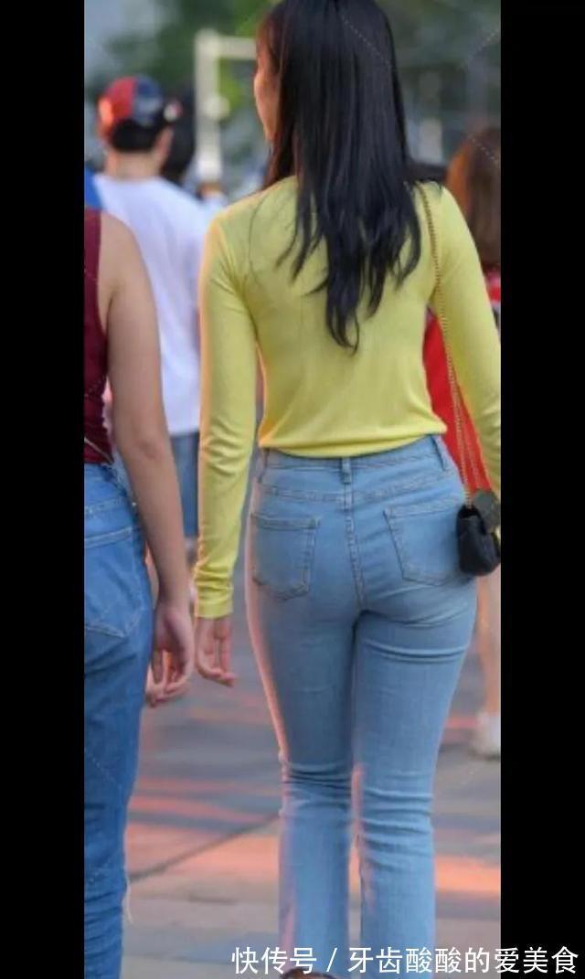 针织衫 浅色直筒牛仔裤搭配鹅黄色长袖针织衫,温柔大气提升气质