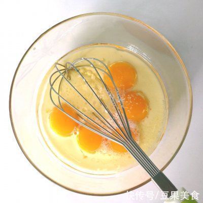 做法简单零失败的不粘模具一样轻松烤戚风蛋糕